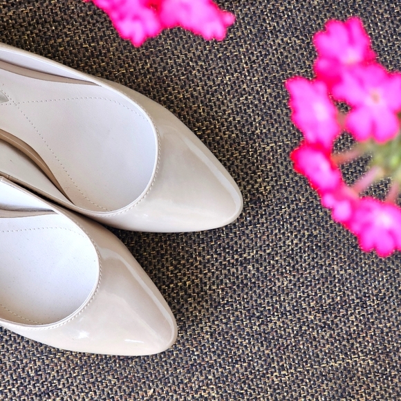 Alfani Women's Daleah Khaki Pointed Toe Classic Patent Pumps Size 8.5 Block Heel - Picture 7 of 15